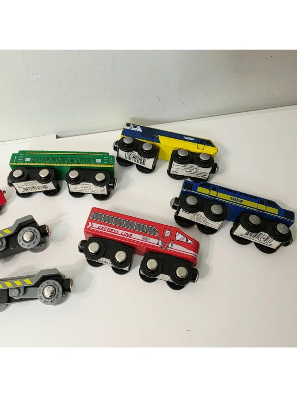 9 Mix Maison Joseph Battat Hape Magnetic Wooden Plastic Train Cars